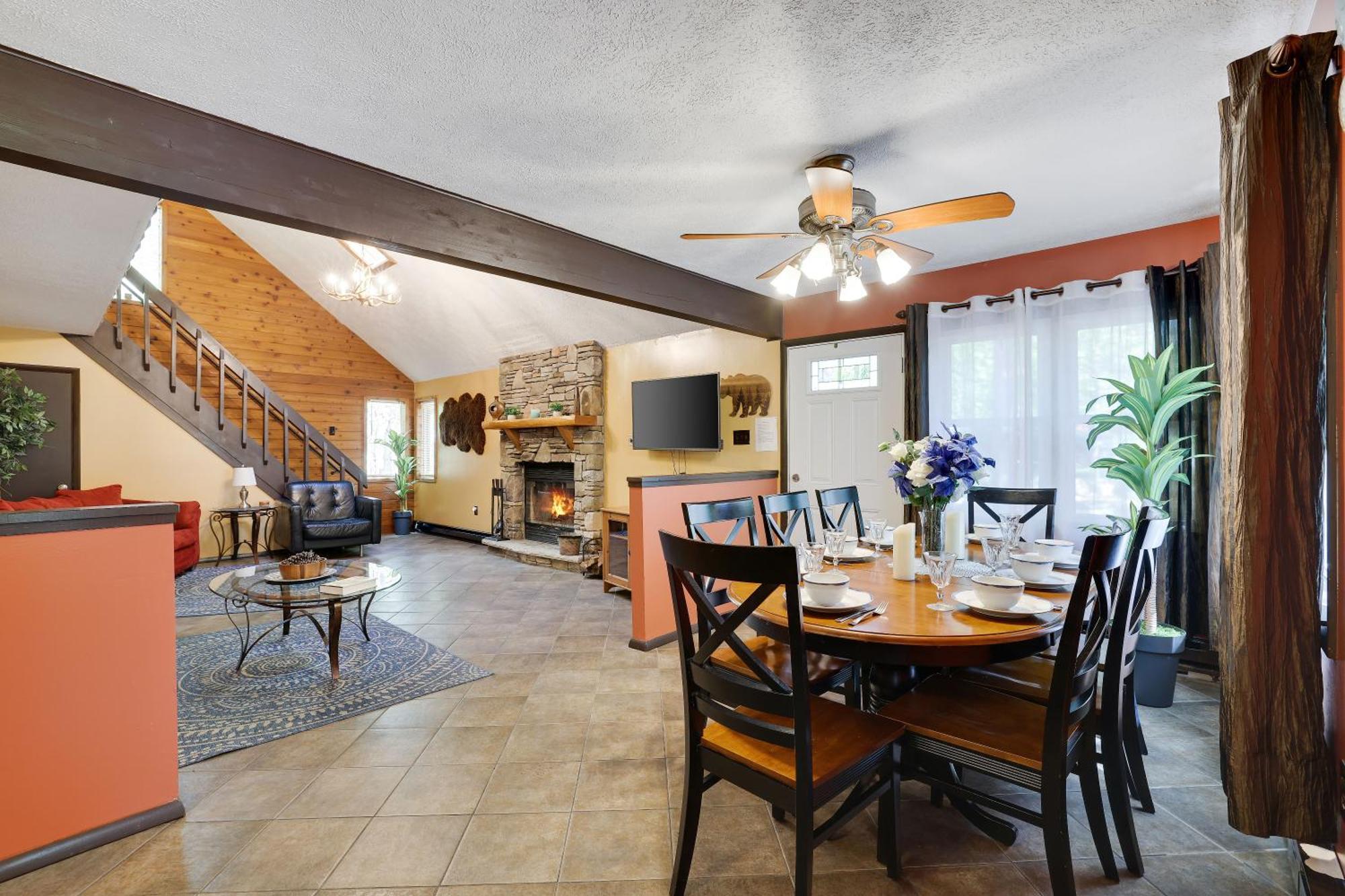 Chalet Renovated Near Casino, Camelback , Kalahari 4Bdrms Firepit Hot Tub Game Room Tobyhanna المظهر الخارجي الصورة