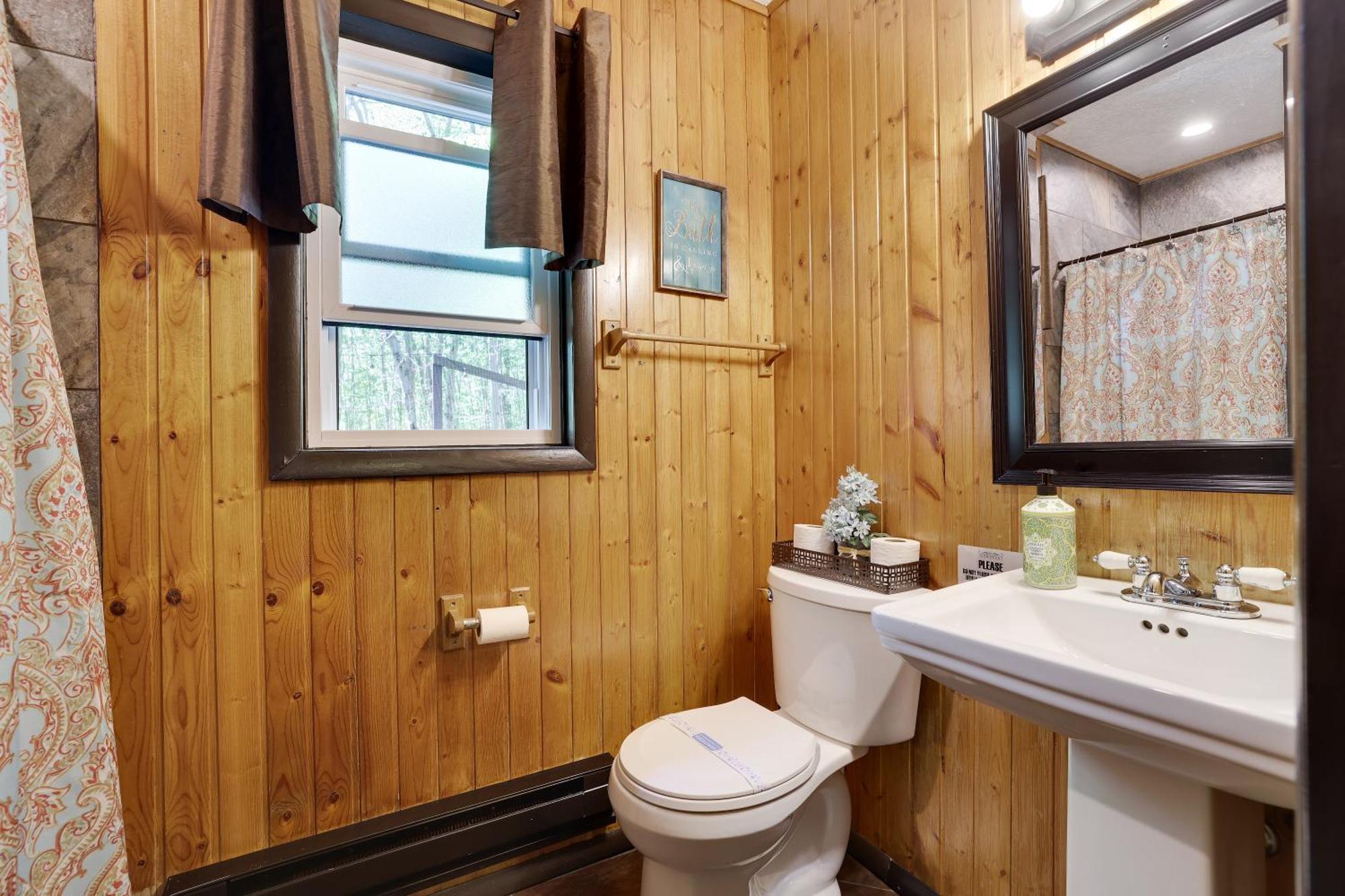 Chalet Renovated Near Casino, Camelback , Kalahari 4Bdrms Firepit Hot Tub Game Room Tobyhanna المظهر الخارجي الصورة