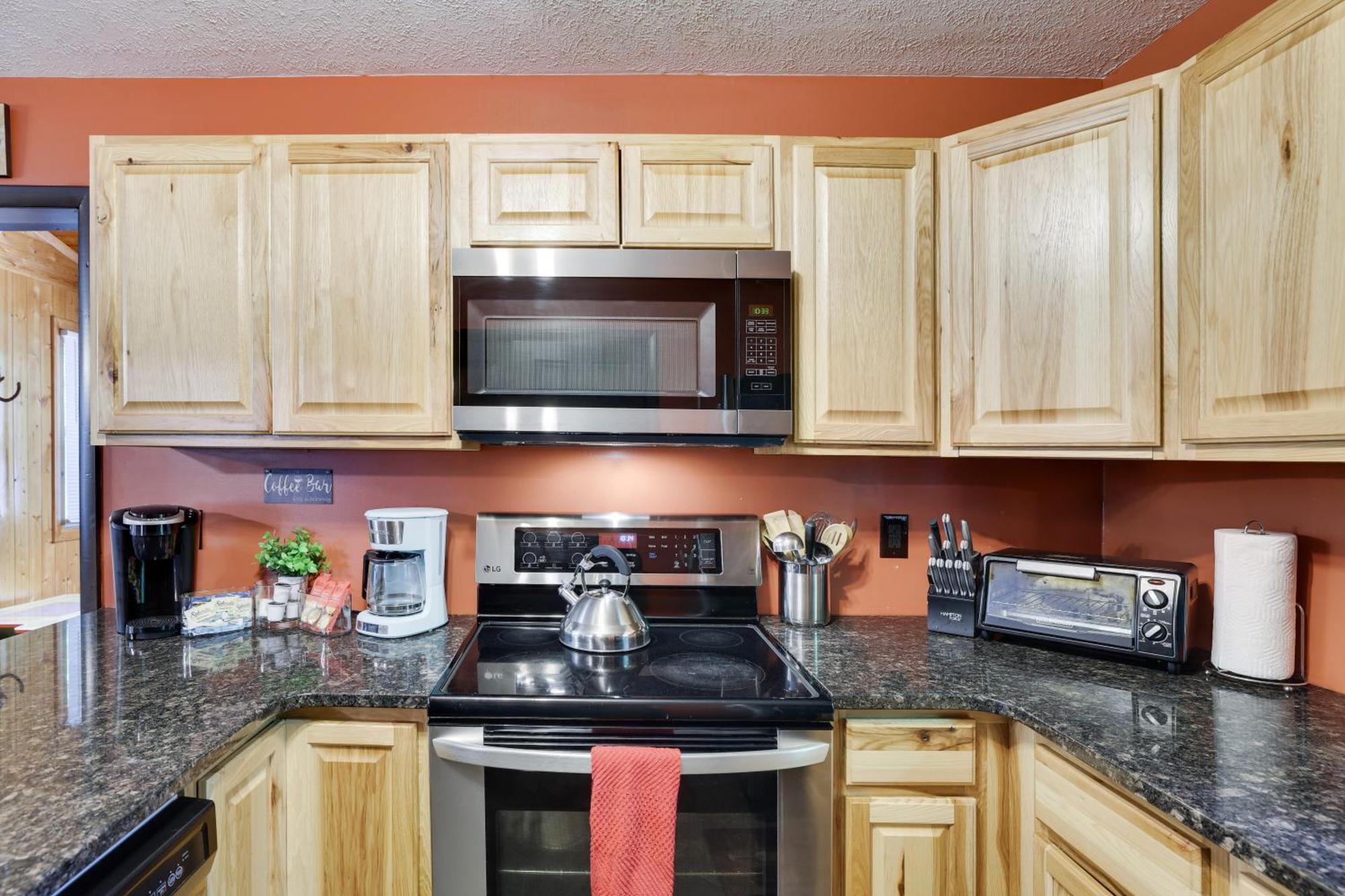 Chalet Renovated Near Casino, Camelback , Kalahari 4Bdrms Firepit Hot Tub Game Room Tobyhanna المظهر الخارجي الصورة